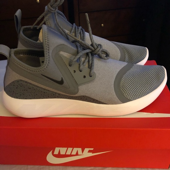 Nike Other - Nike Lunarcharge Essential